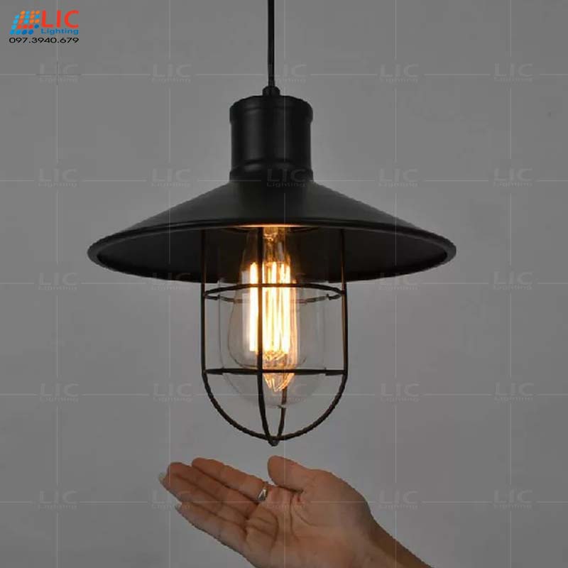 Lắp đặt bộ đèn chùm hiện đại cho nhà bác Mai 