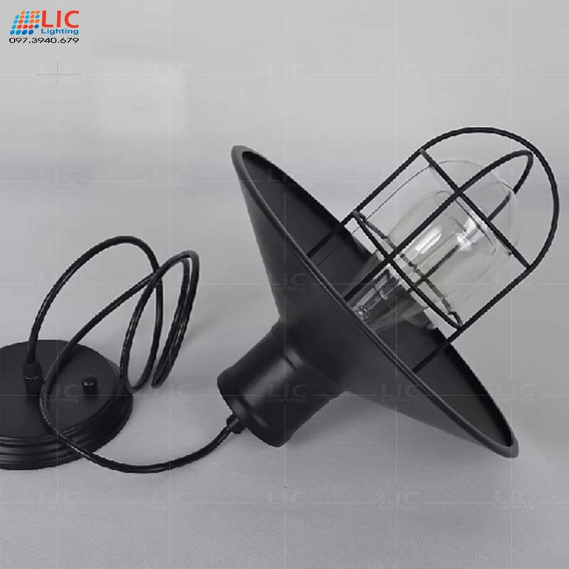 Lắp đặt bộ đèn chùm hiện đại cho nhà bác Mai 