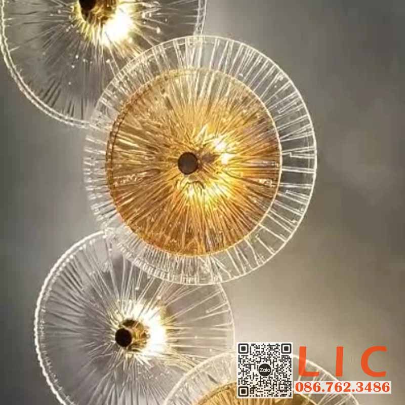 Lắp đặt bộ đèn chùm hiện đại cho nhà bác Mai 